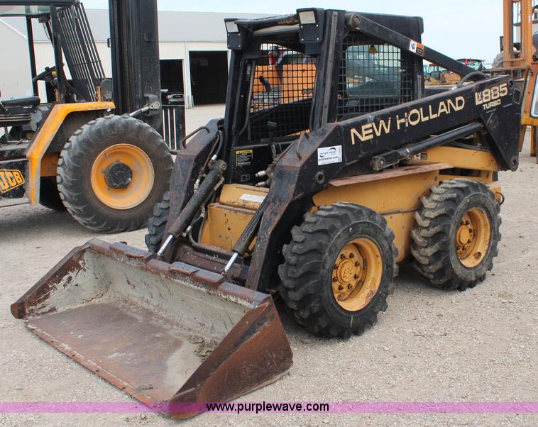 image for item J2042 1995 New Holland LX885 skid steer