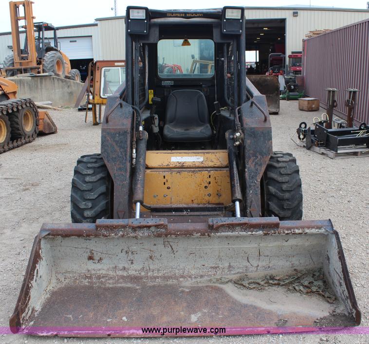 image for item J2042 1995 New Holland LX885 skid steer