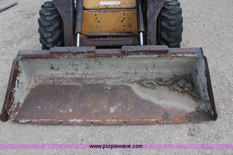 image for item J2042 1995 New Holland LX885 skid steer