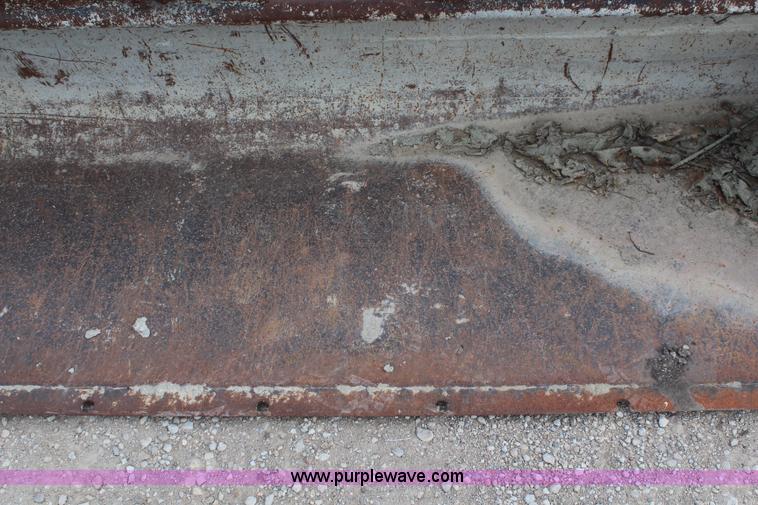 image for item J2042 1995 New Holland LX885 skid steer