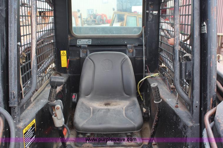 image for item J2042 1995 New Holland LX885 skid steer