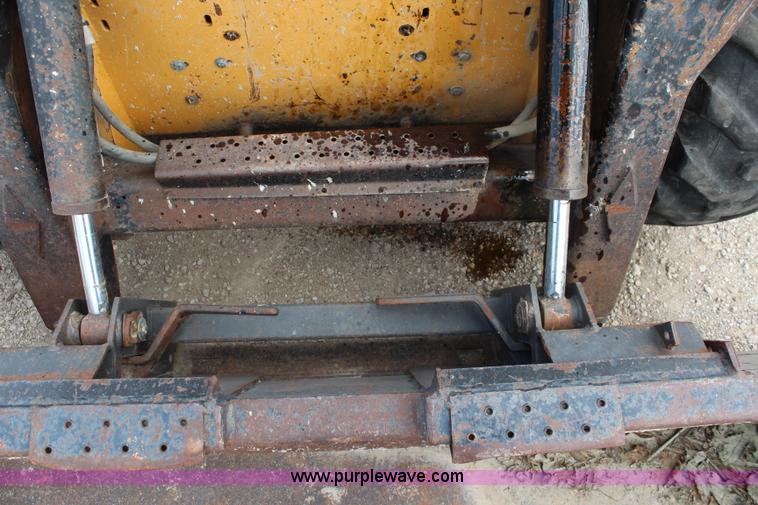 image for item J2042 1995 New Holland LX885 skid steer