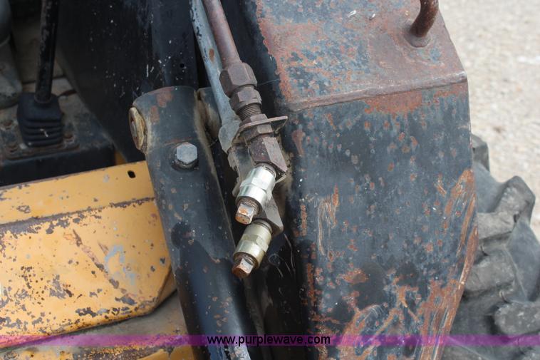 image for item J2042 1995 New Holland LX885 skid steer