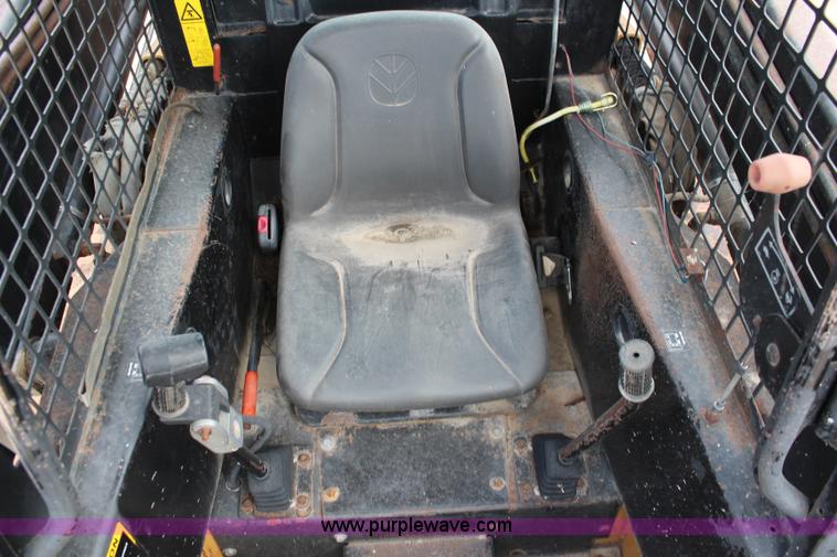 image for item J2042 1995 New Holland LX885 skid steer
