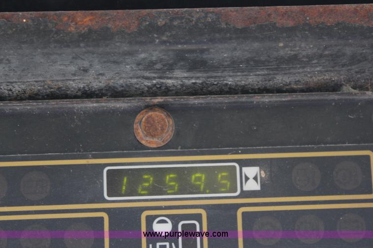 image for item J2042 1995 New Holland LX885 skid steer