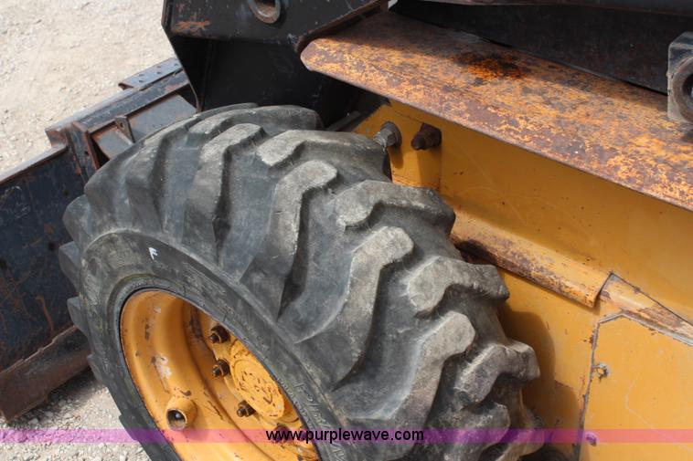 image for item J2042 1995 New Holland LX885 skid steer