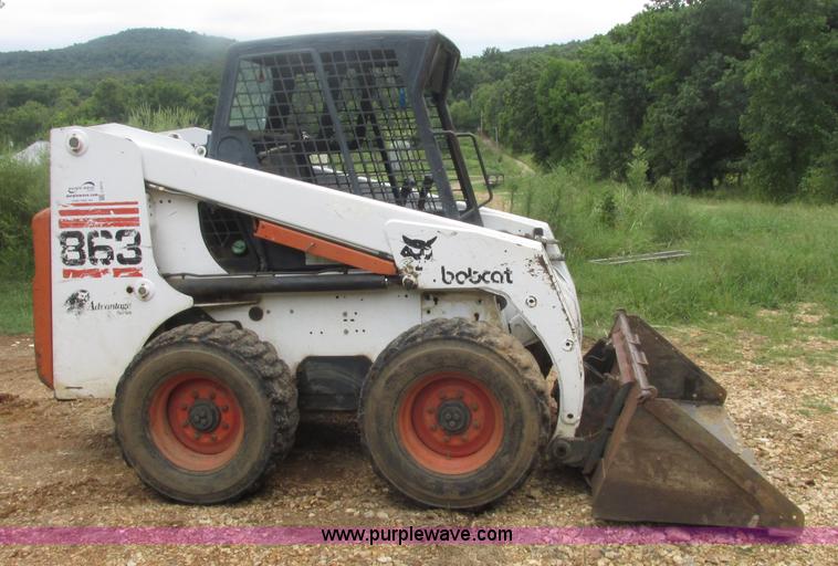 image for item J2413 2000 Bobcat 863 skid steer