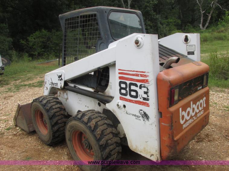 image for item J2413 2000 Bobcat 863 skid steer