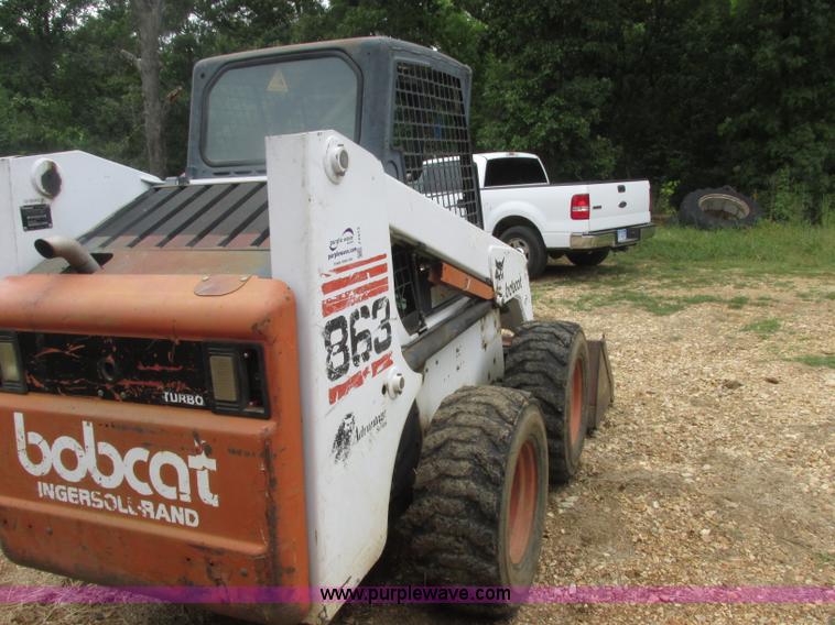 image for item J2413 2000 Bobcat 863 skid steer
