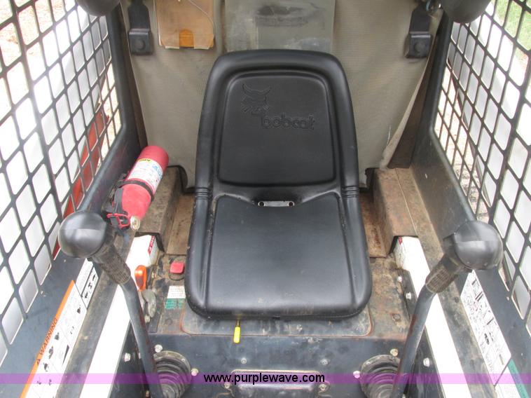 image for item J2413 2000 Bobcat 863 skid steer