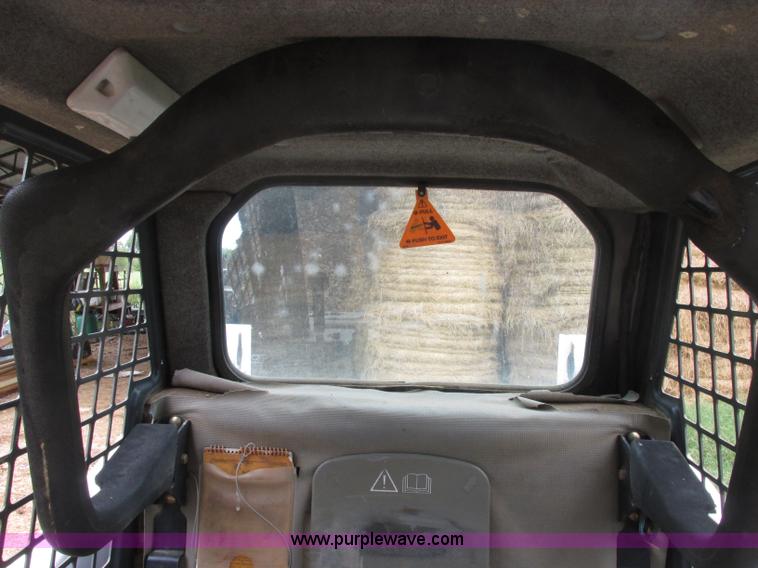 image for item J2413 2000 Bobcat 863 skid steer