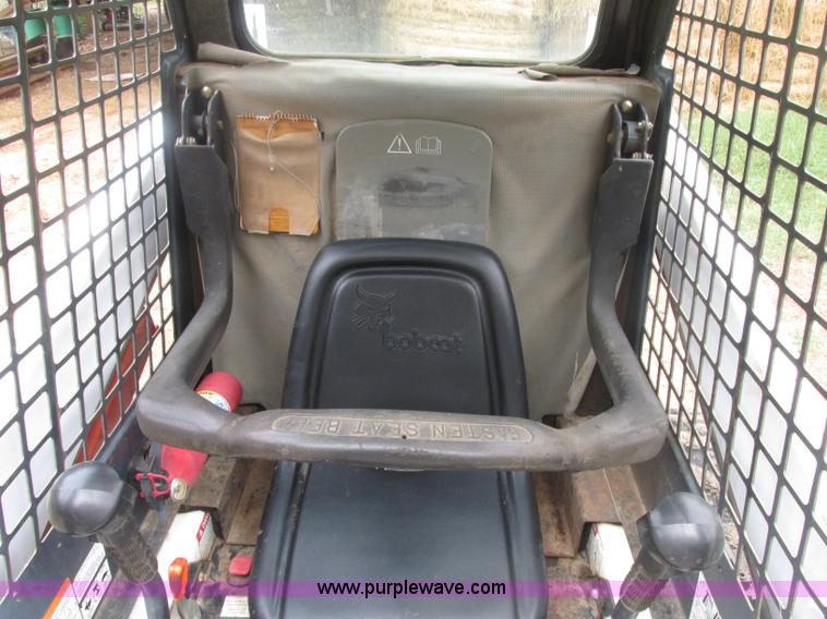 image for item J2413 2000 Bobcat 863 skid steer
