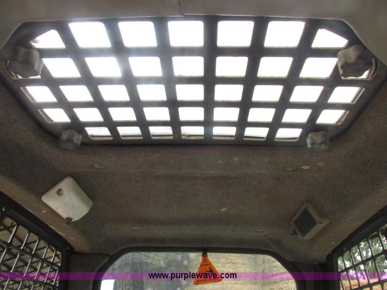 image for item J2413 2000 Bobcat 863 skid steer