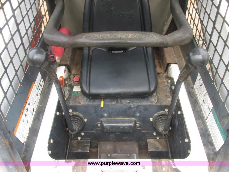 image for item J2413 2000 Bobcat 863 skid steer