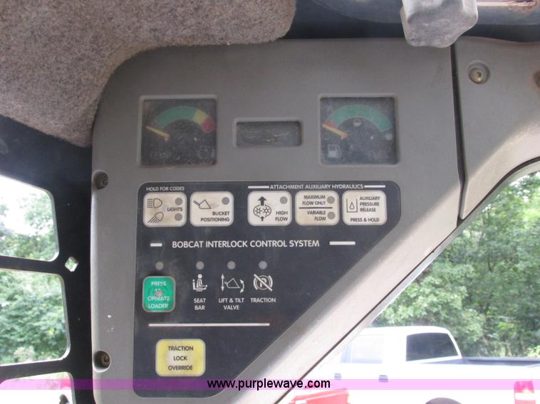 image for item J2413 2000 Bobcat 863 skid steer