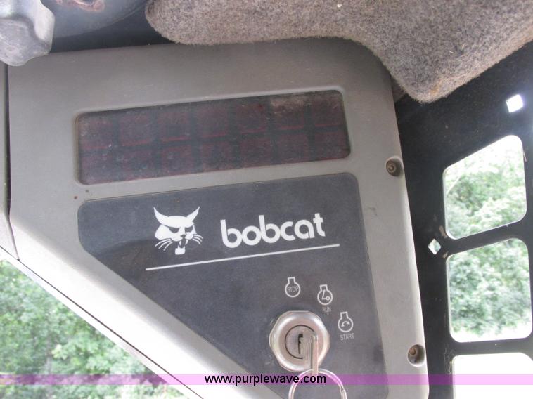 image for item J2413 2000 Bobcat 863 skid steer