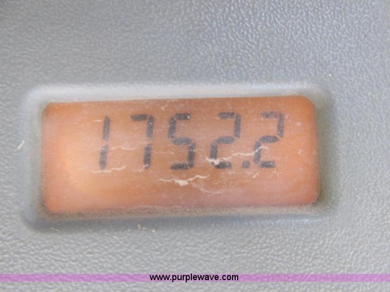 image for item J2413 2000 Bobcat 863 skid steer