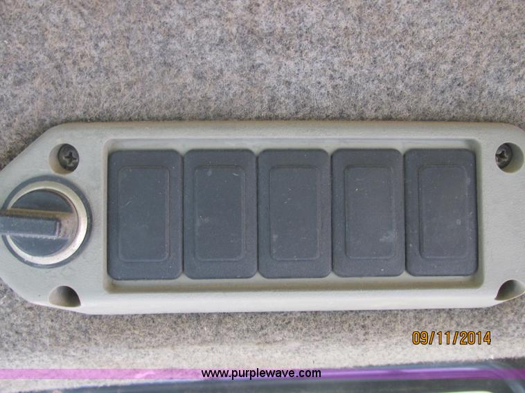 image for item J2413 2000 Bobcat 863 skid steer