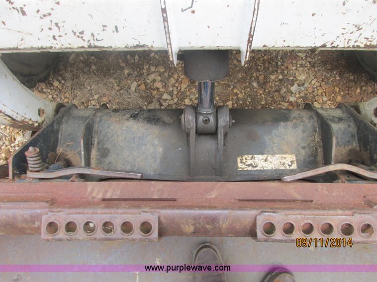 image for item J2413 2000 Bobcat 863 skid steer
