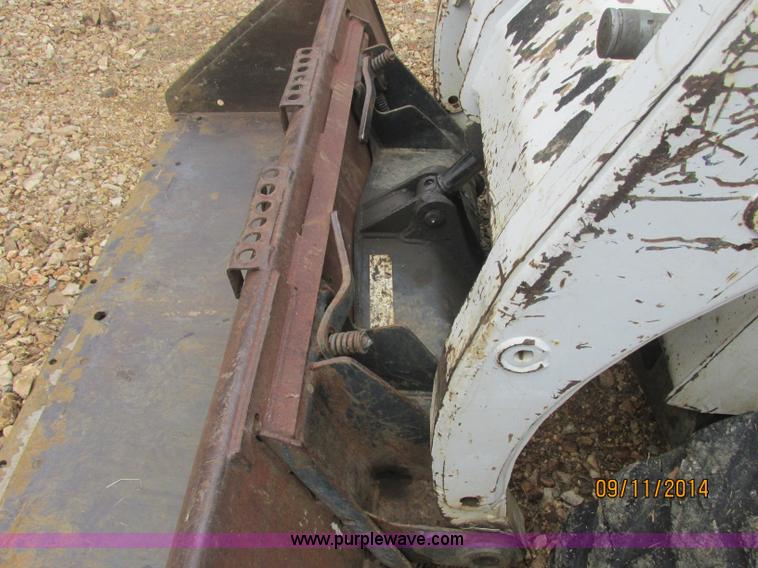 image for item J2413 2000 Bobcat 863 skid steer