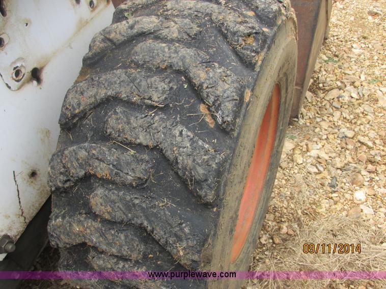 image for item J2413 2000 Bobcat 863 skid steer