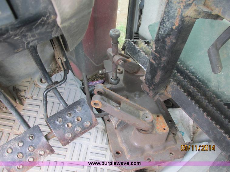 image for item J2417 Massey-Ferguson 3060 tractor