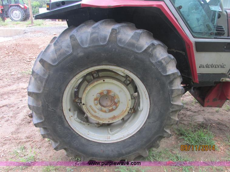 image for item J2417 Massey-Ferguson 3060 tractor