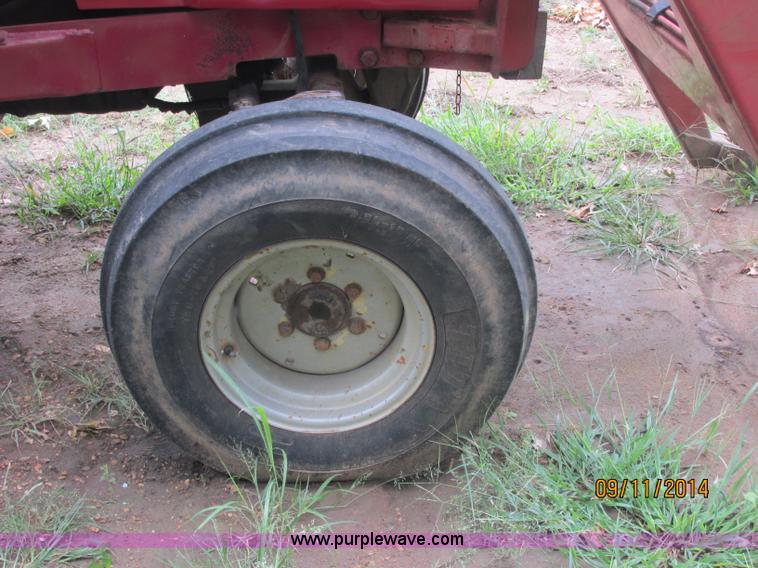 image for item J2417 Massey-Ferguson 3060 tractor