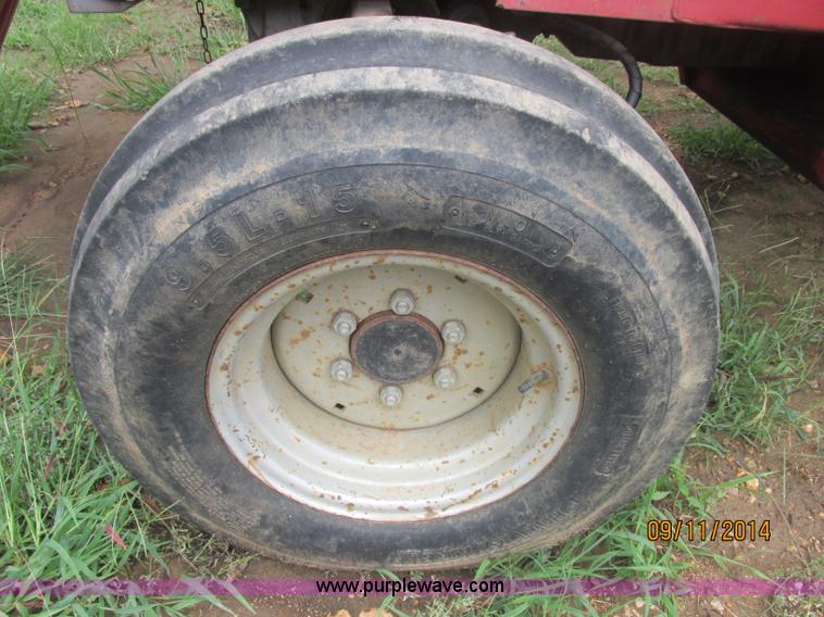 image for item J2417 Massey-Ferguson 3060 tractor