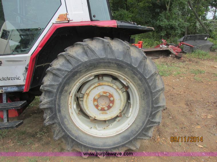 image for item J2417 Massey-Ferguson 3060 tractor