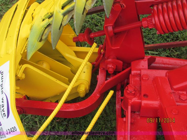 image for item J2420 New Holland 455 sickle mower