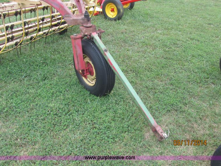image for item J2421 New Holland 56 hay rake