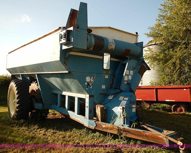 image for item J3123 Kinze 840 row crop grain wagon