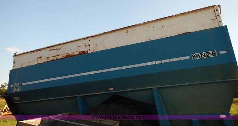 image for item J3123 Kinze 840 row crop grain wagon