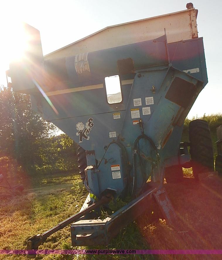 image for item J3123 Kinze 840 row crop grain wagon