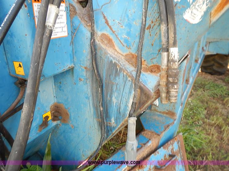 image for item J3123 Kinze 840 row crop grain wagon