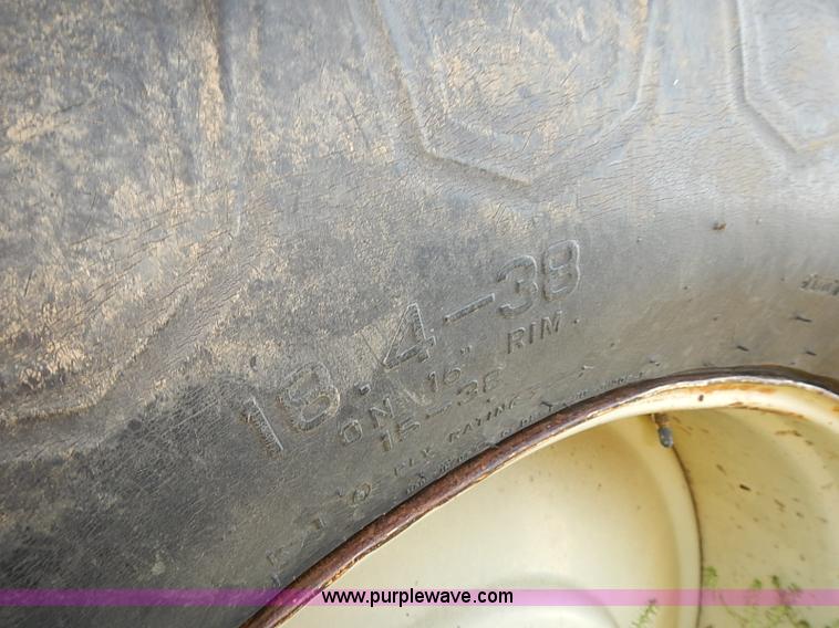 image for item J3123 Kinze 840 row crop grain wagon