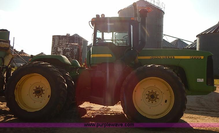 image for item J3124 1998 John Deere 9200 4WD tractor