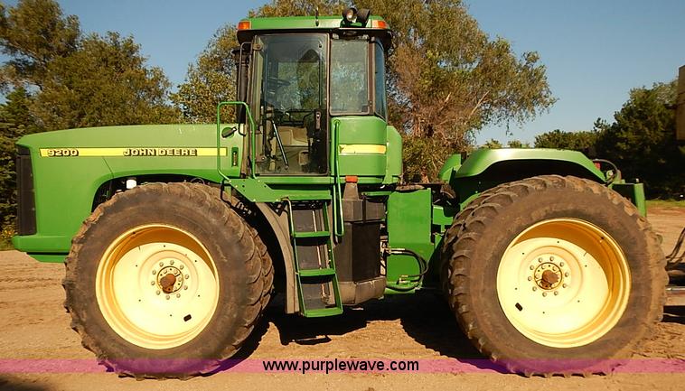 image for item J3124 1998 John Deere 9200 4WD tractor