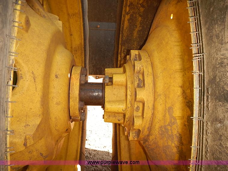 image for item J3124 1998 John Deere 9200 4WD tractor