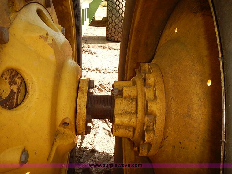 image for item J3124 1998 John Deere 9200 4WD tractor