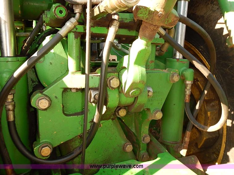 image for item J3124 1998 John Deere 9200 4WD tractor