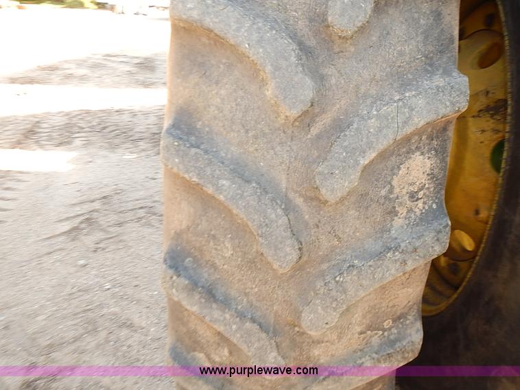 image for item J3124 1998 John Deere 9200 4WD tractor