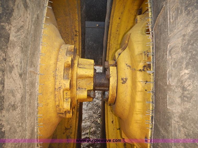 image for item J3124 1998 John Deere 9200 4WD tractor