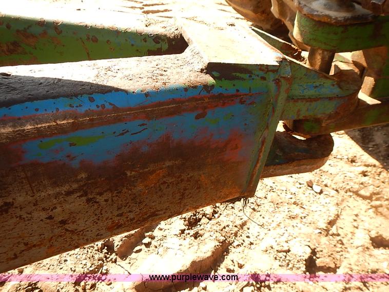 image for item J3125 Kinze 800 grain wagon