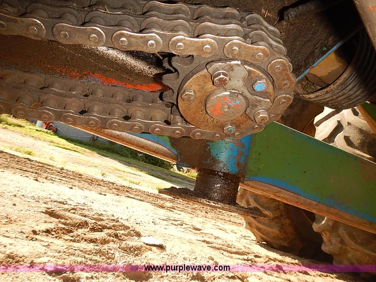 image for item J3125 Kinze 800 grain wagon