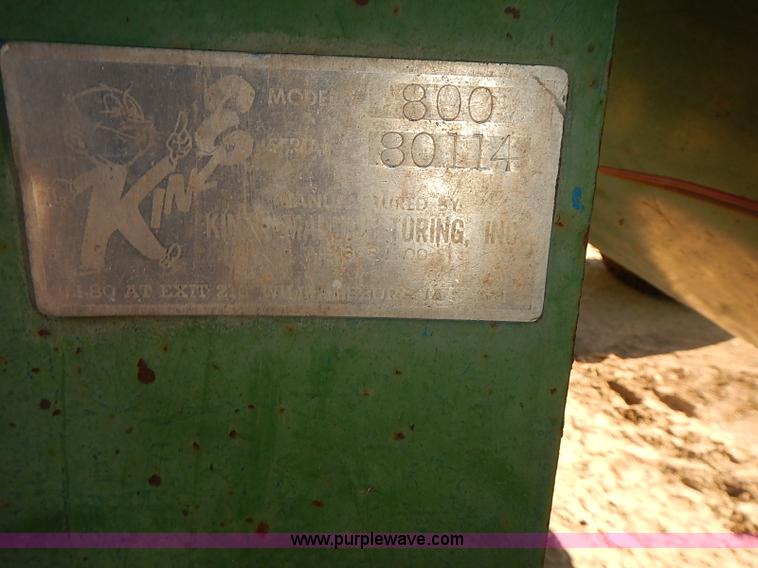 image for item J3125 Kinze 800 grain wagon