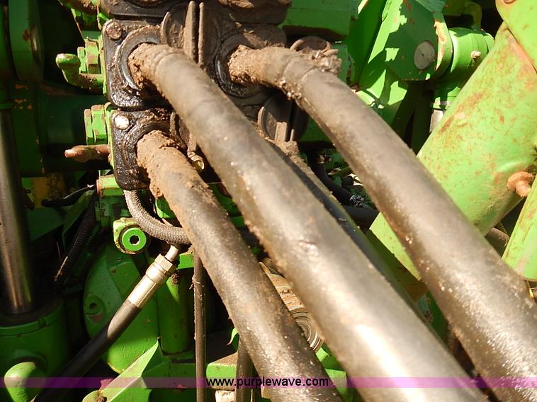 image for item J3125 Kinze 800 grain wagon