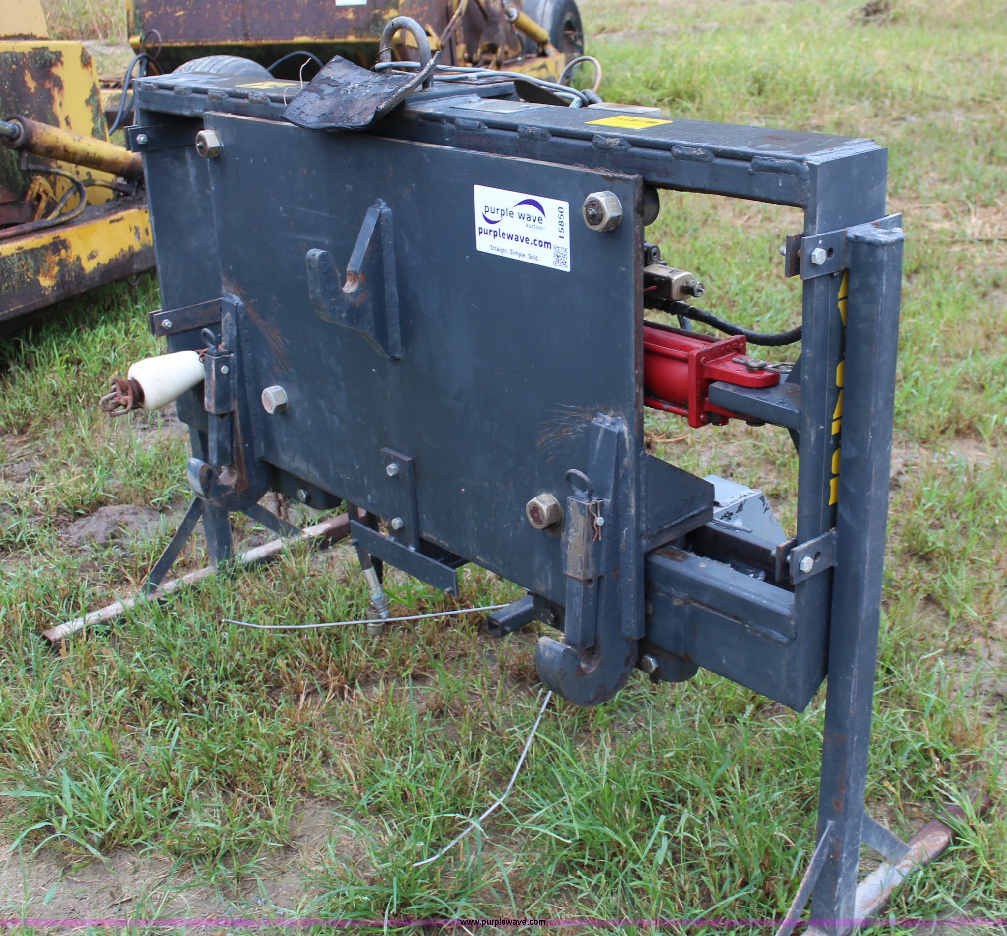 1991 Navigator guidance hitch for cultivator in Troy, KS Item I5850