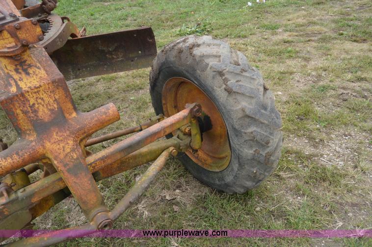 image for item AW9181 Caterpillar 212 rigid motor grader